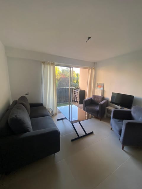 Communal lounge/ TV room, Living room, Seating area