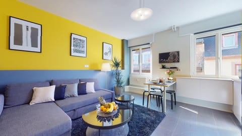 Living room, Seating area, Dining area
