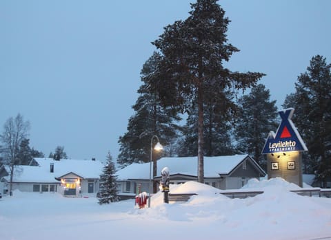 Property building, Facade/entrance, Winter