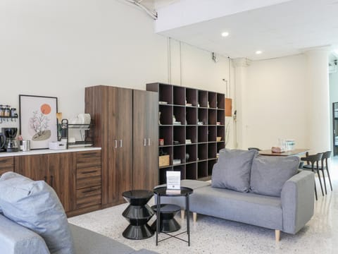 Kitchen or kitchenette, Living room, Seating area