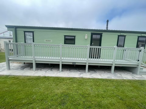 Fantasy Island, Sunnymede 8 Berth Campground/
RV Resort in Ingoldmells