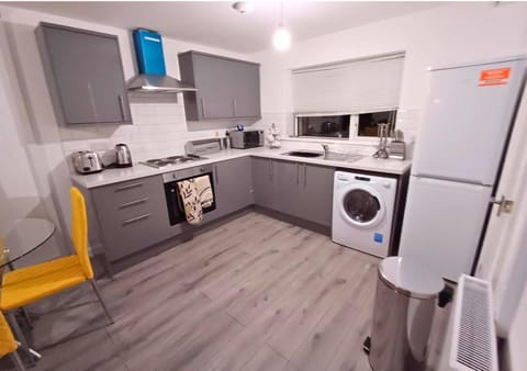 Cosy 4 Bedroom House in Seven Sisters Neath Port Talbot House in Wales