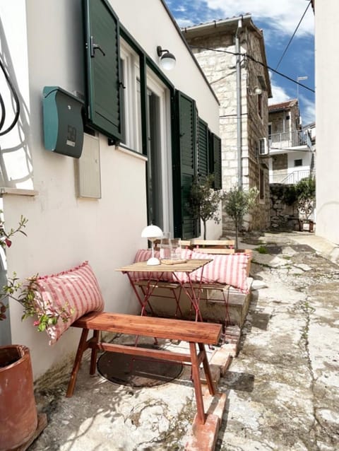 Split Old Town Hideaway - Cozy House Apartment in Split