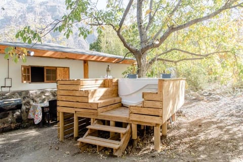 Garden, Hot Tub