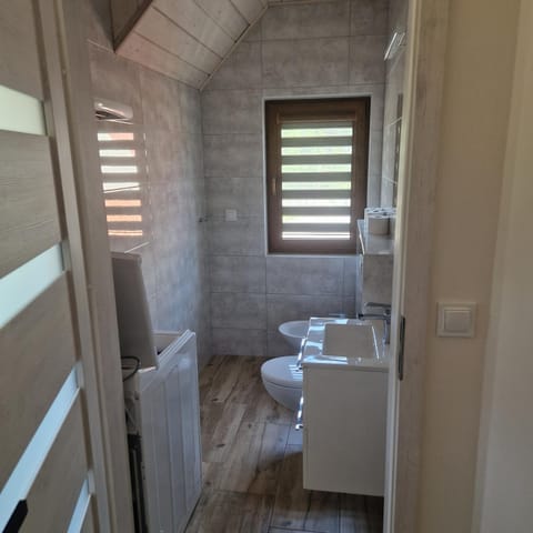 Toilet, Bathroom, towels