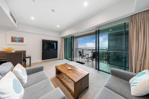 TV and multimedia, View (from property/room), Balcony/Terrace, Living room, Seating area, Sea view