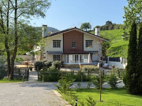 Property building, Natural landscape, Garden