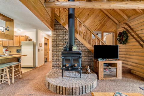 The Log Cabin Cabin in Michigan