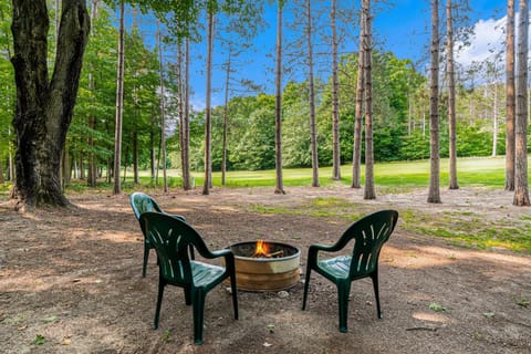The Log Cabin Cabin in Michigan