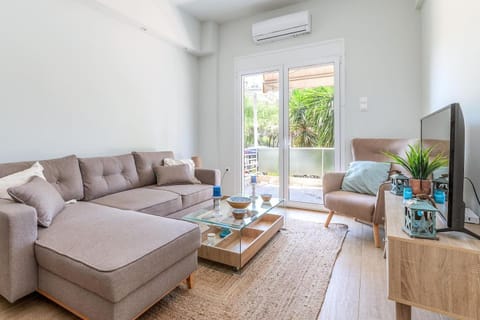 TV and multimedia, Living room, Evening entertainment, air conditioner