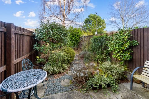 Bright & Spacious 3 Bedroom Home in Central Exeter House in Exeter