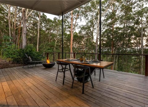 Day, Natural landscape, Balcony/Terrace, Dining area, Garden view