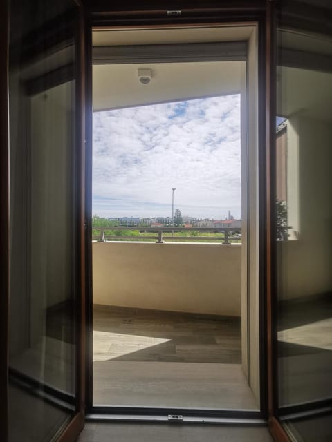 View (from property/room), Balcony/Terrace, Bedroom