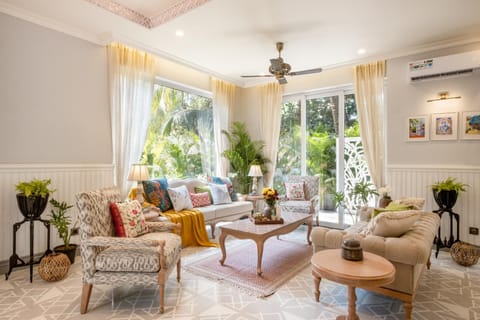 Living room, Seating area