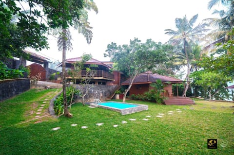 Property building, Garden, Swimming pool