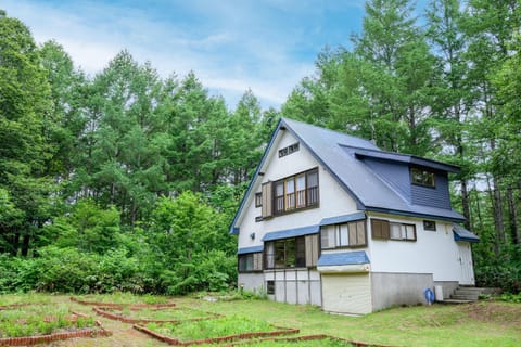 Property building, Natural landscape, Garden view