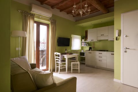 Living room, Photo of the whole room, Dining area, kitchen