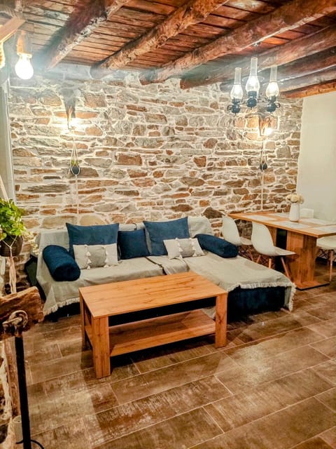 On-site shops, Living room, Seating area