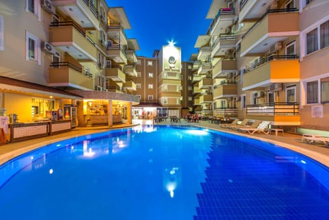 Property building, Pool view, Swimming pool, sunbed