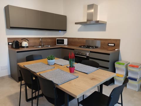 Communal lounge/ TV room, Kitchen or kitchenette