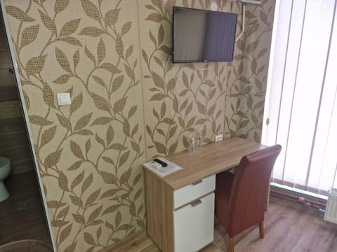 TV and multimedia, hair dresser