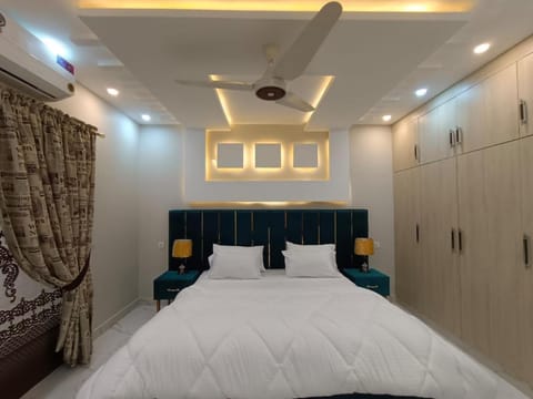 Bed, Bedroom, bidet