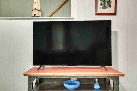 Pet-Friendly Michigan Getaway with Porch and Kayaks! House in Wisconsin