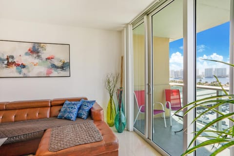 View (from property/room), Balcony/Terrace, Living room, Seating area