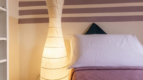 Bed, Photo of the whole room, Decorative detail, Bedroom