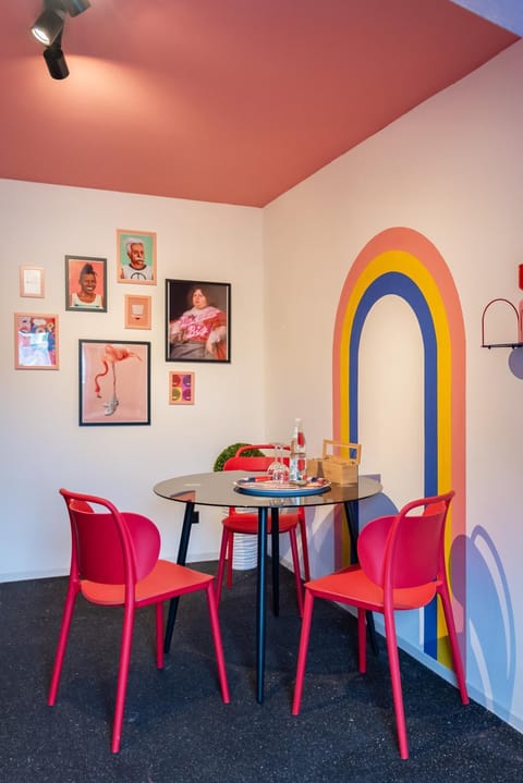 Seating area, Dining area, kitchen