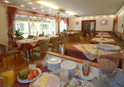 Food and drinks, Breakfast, Buffet breakfast
