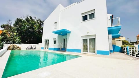 Property building, Balcony/Terrace