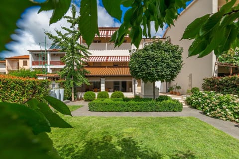 Property building, Day, Garden