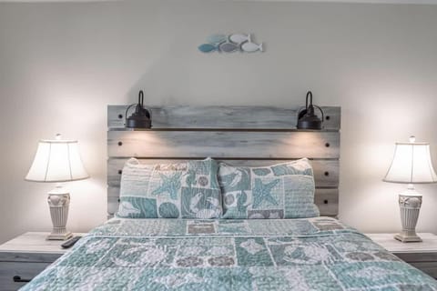 Surfrider Beach Getaway House in Kure Beach