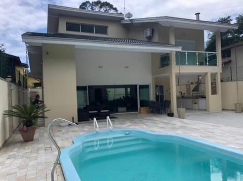 Patio, Swimming pool, Swimming pool