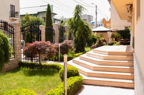Garden, Decorative detail