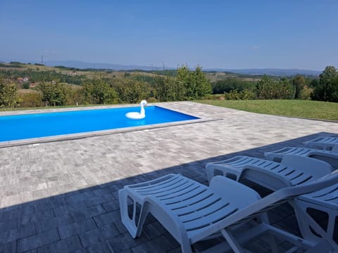 Day, Natural landscape, Mountain view, Pool view, Swimming pool, sunbed