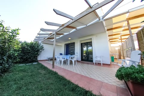 Patio, Balcony/Terrace, Garden view