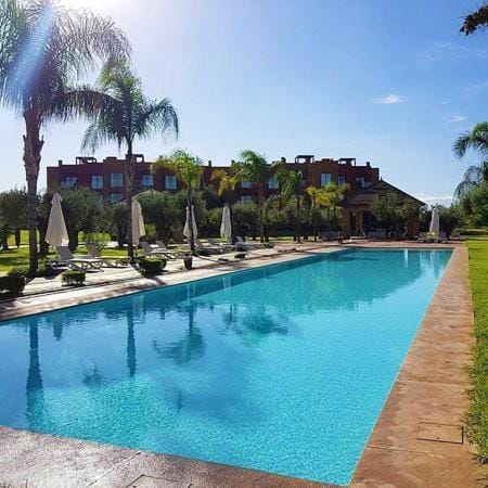 Swimming pool, sunbed