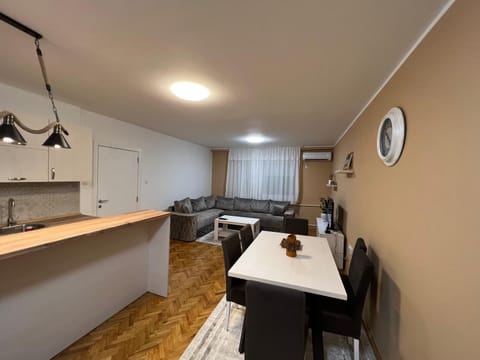 Blondy Apartment in Novi Sad