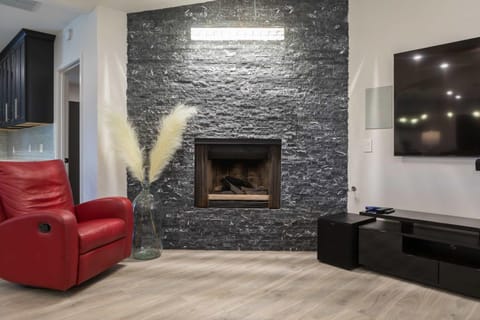 Desert getaway retreat pool spa billiards bbq House in Johnson Ranch