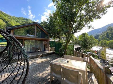 Patio, Spring, Day, Natural landscape, View (from property/room), Balcony/Terrace, Dining area, Mountain view, River view