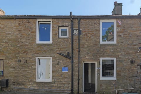 Property building, Day, Neighbourhood, Street view