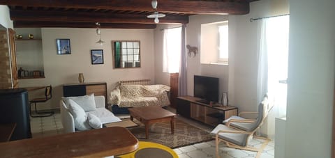 Communal lounge/ TV room, TV and multimedia, Living room, Seating area
