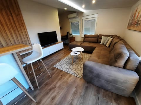 Dream Home, FREE GARAGE Apartment in Serbia