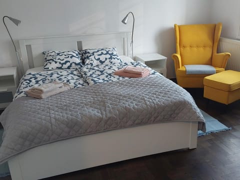 TV and multimedia, Bedroom, towels