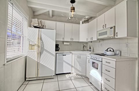 Gulfside Resort Unit 9 Apartment hotel in Saint Pete Beach