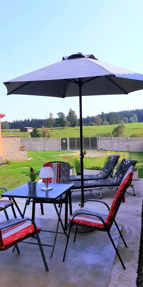 Patio, Day, Summer, Garden, Seating area, sunbed