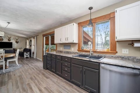 Kitchen or kitchenette, dishwasher, kitchen