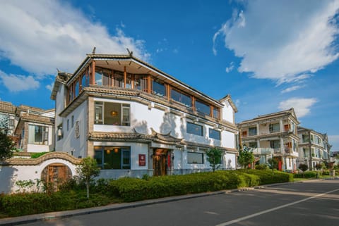 Property building, Day